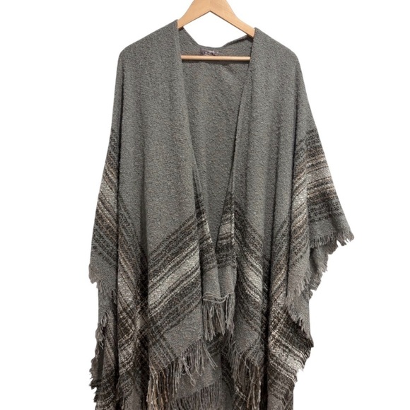 Cherie Bliss Sweaters - 2/$25 Cherie Bliss Open-Front Draped Grey Striped Knit Fringe Poncho Wrap